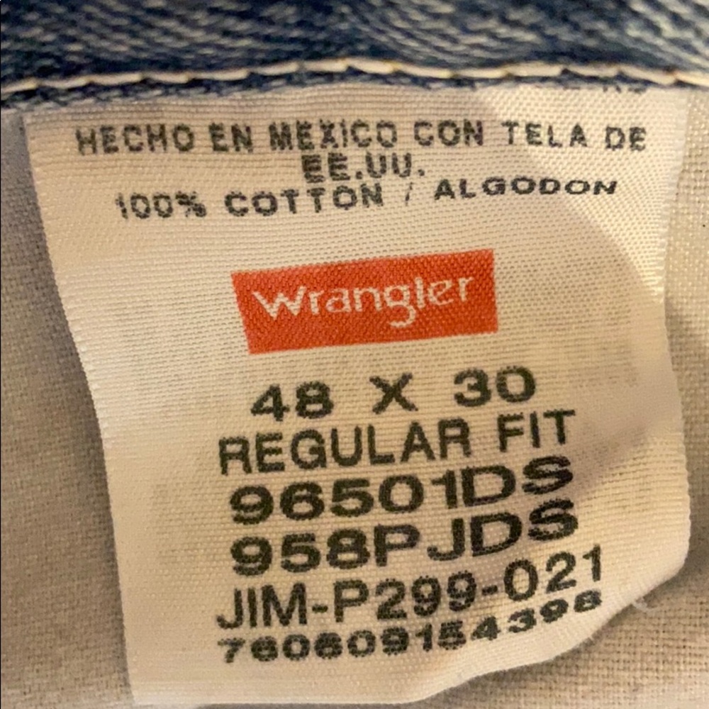 Men’s Wrangler Jeans Sized 48x30 - Picture 4 of 4